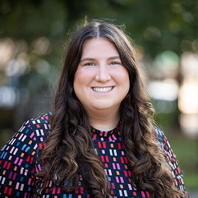 Amanda Winer headshot