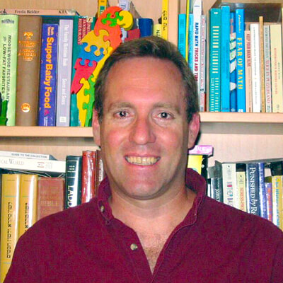 Ezra Kopelowitz headshot